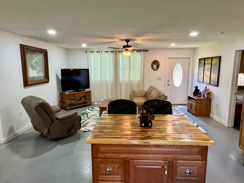 1025 Center Lane Byrdstown TN 38549