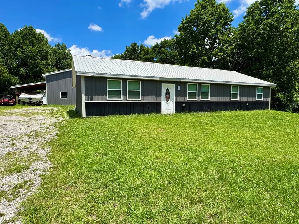 1025 Center Lane Byrdstown TN 38549
