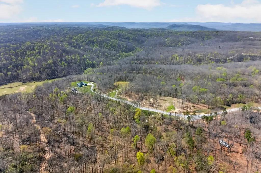 1499 Doe And Fawn Lane Crawford TN 38554