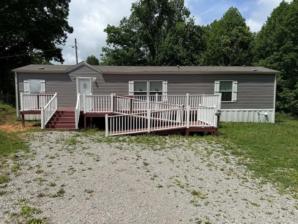 1366 Pearl Hinds Road Jamestown TN 38556