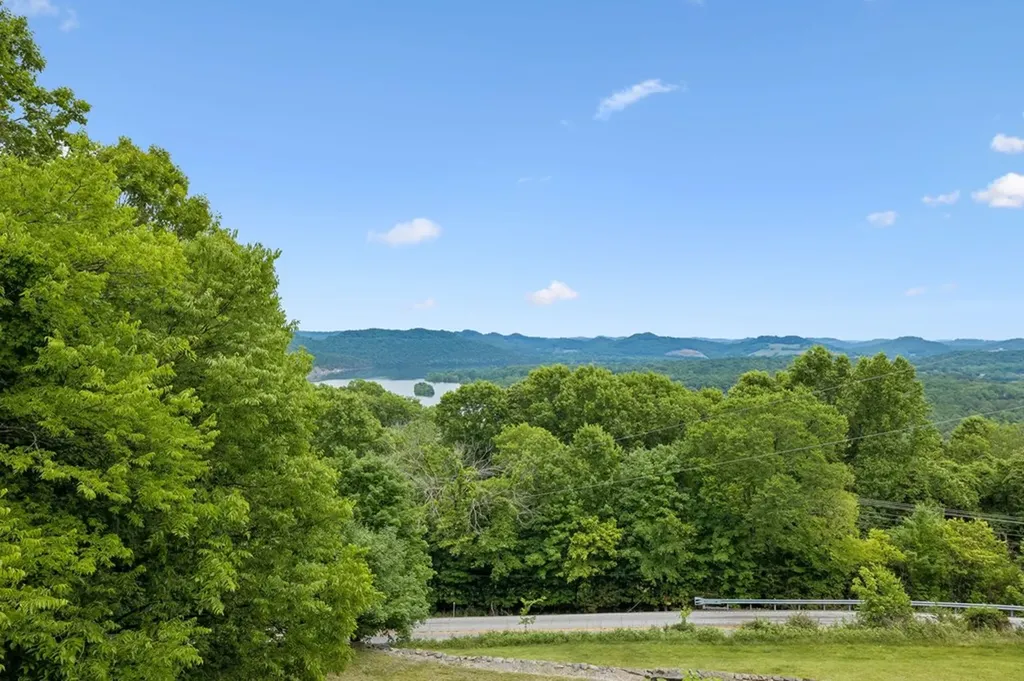 8 Matthews Mountain Lane Carthage TN 37030