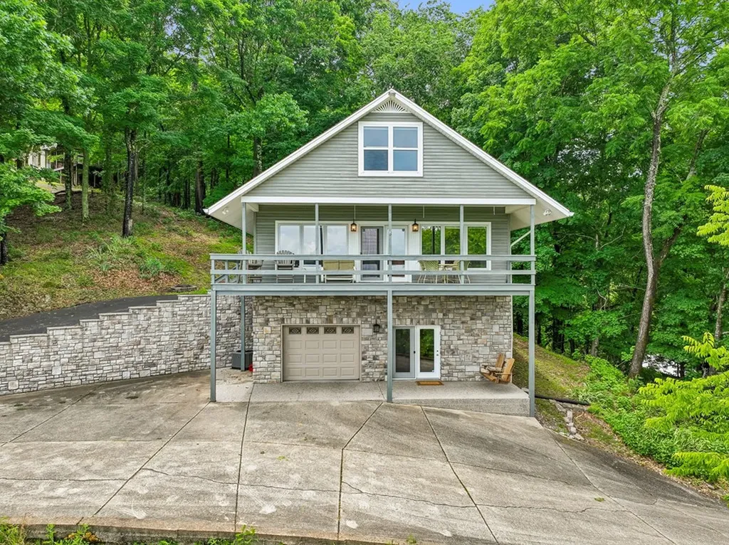 8 Matthews Mountain Lane Carthage TN 37030