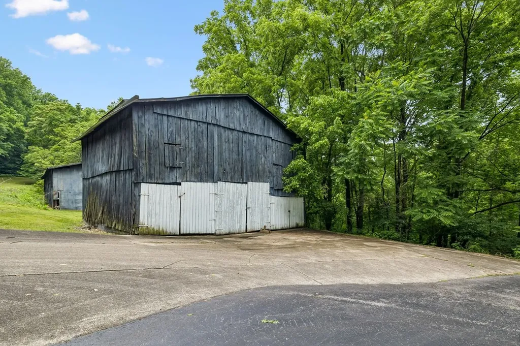 8 Matthews Mountain Lane Carthage TN 37030