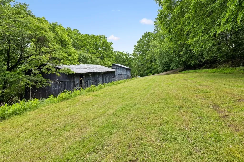 8 Matthews Mountain Lane Carthage TN 37030