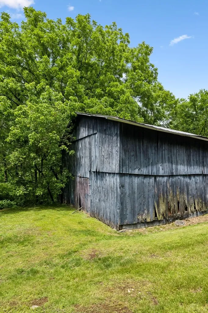 8 Matthews Mountain Lane Carthage TN 37030