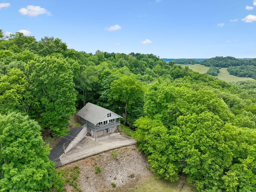 8 Matthews Mountain Lane Carthage TN 37030
