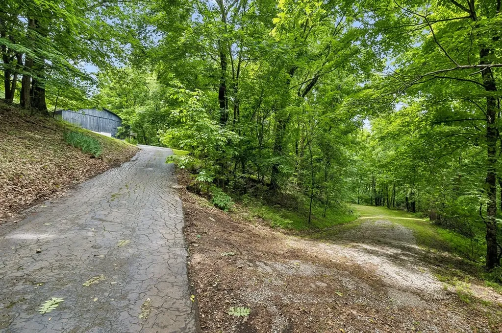 8 Matthews Mountain Lane Carthage TN 37030