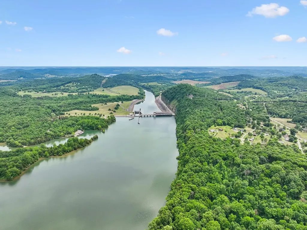 8 Matthews Mountain Lane Carthage TN 37030