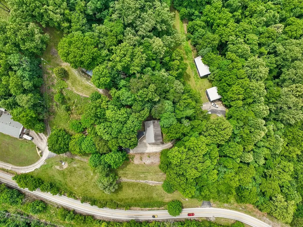 8 Matthews Mountain Lane Carthage TN 37030