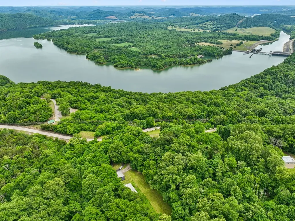 8 Matthews Mountain Lane Carthage TN 37030