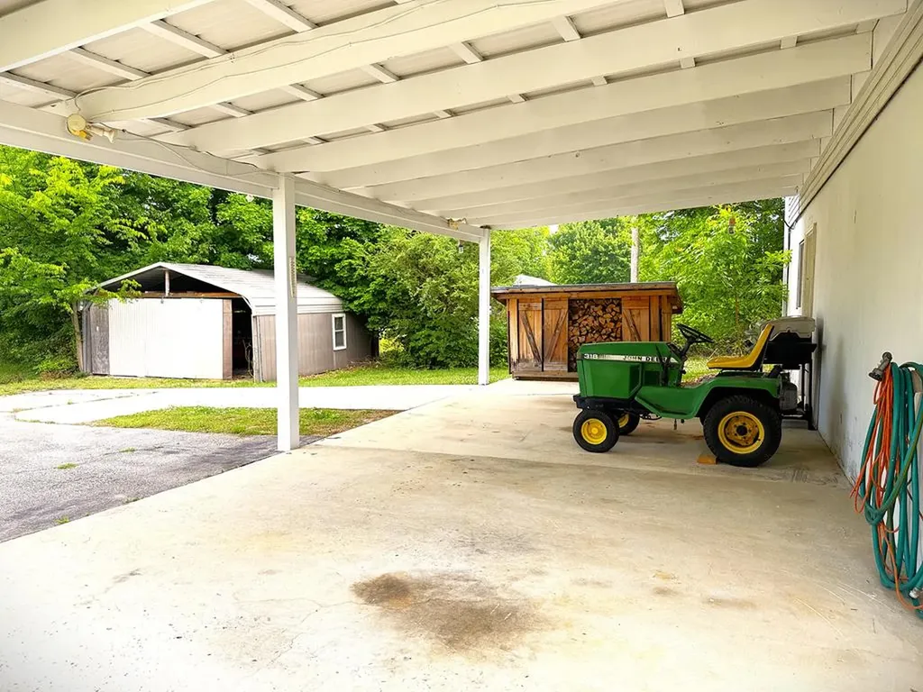 1880 Charles Hennessee Road Sparta TN 38583