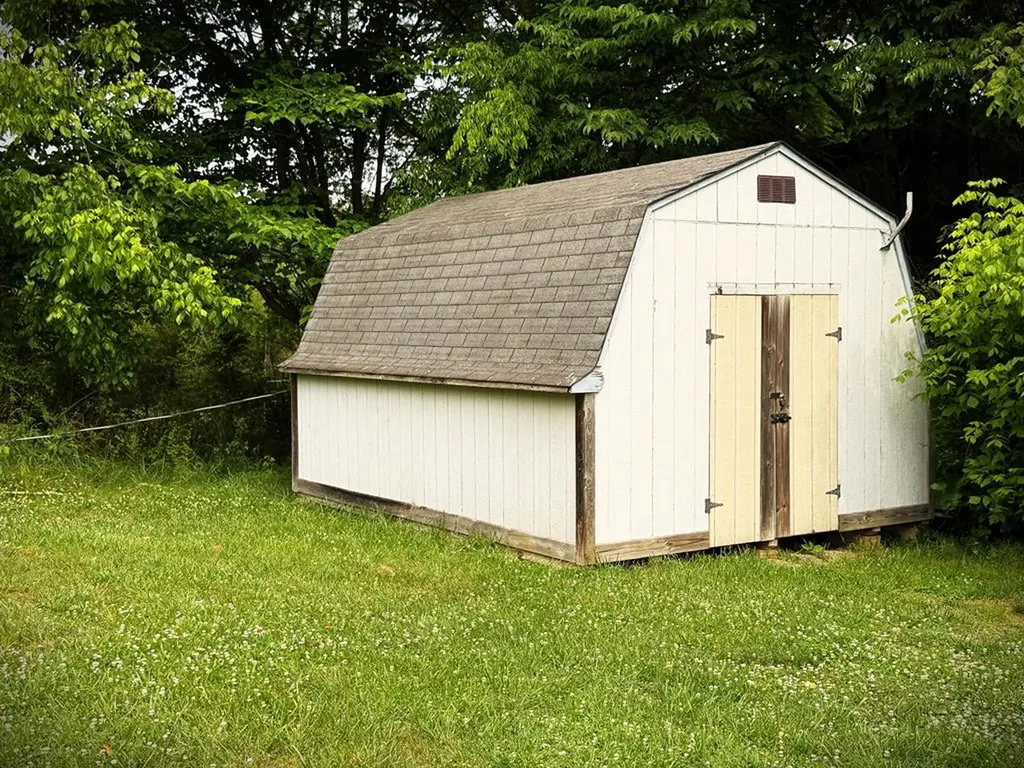 1880 Charles Hennessee Road Sparta TN 38583