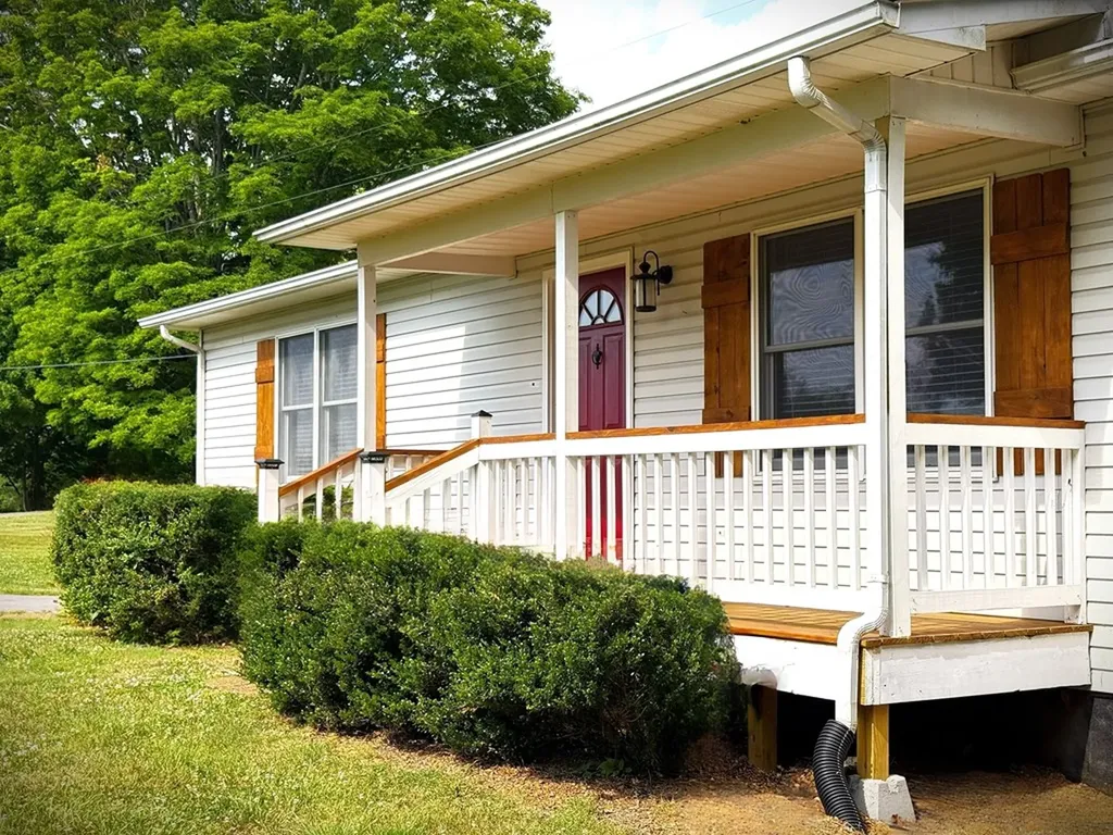 1880 Charles Hennessee Road Sparta TN 38583