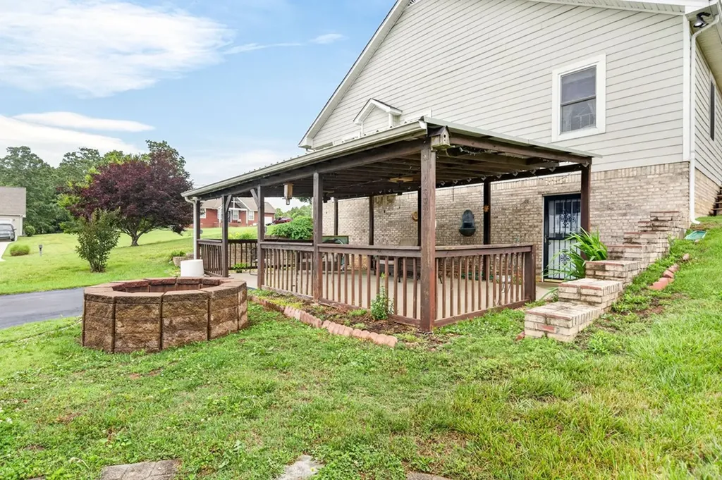 491 Autumn Hills Drive Rickman TN 38580