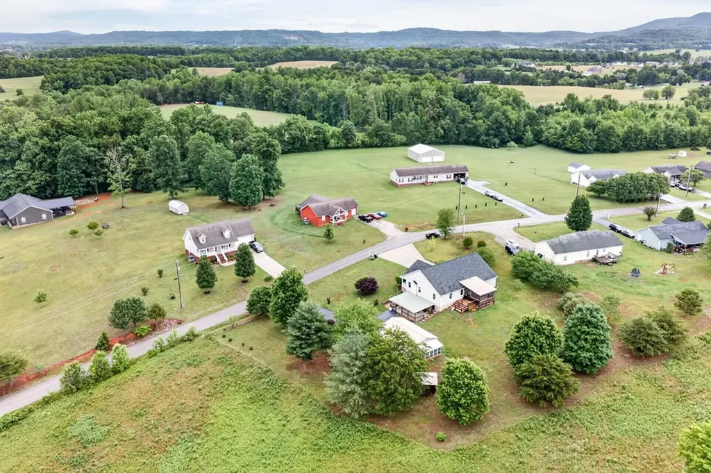 491 Autumn Hills Drive Rickman TN 38580