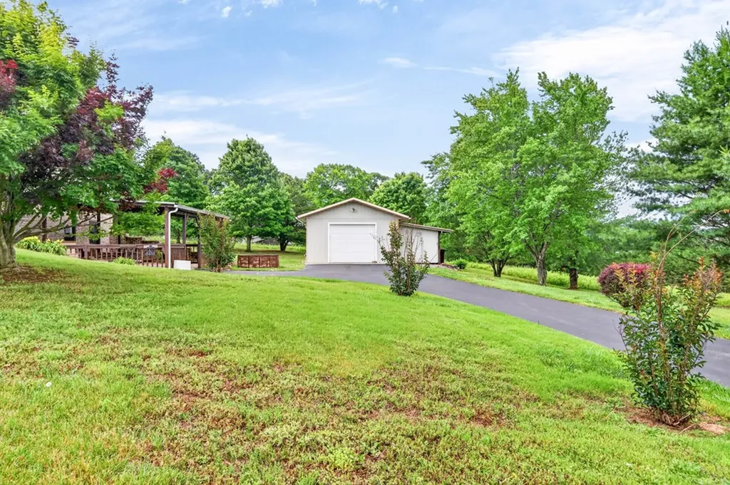 491 Autumn Hills Drive Rickman TN 38580