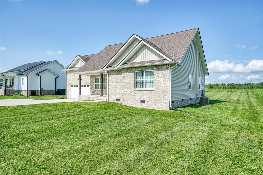 1200 Duck Pond Road Sparta TN 38583