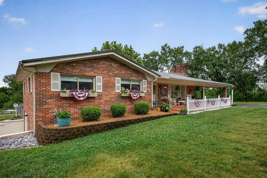 1755 Burgess Falls Road Sparta TN 38583