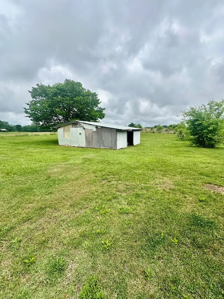 1749 Brimstone Creek Road Moss TN 38575