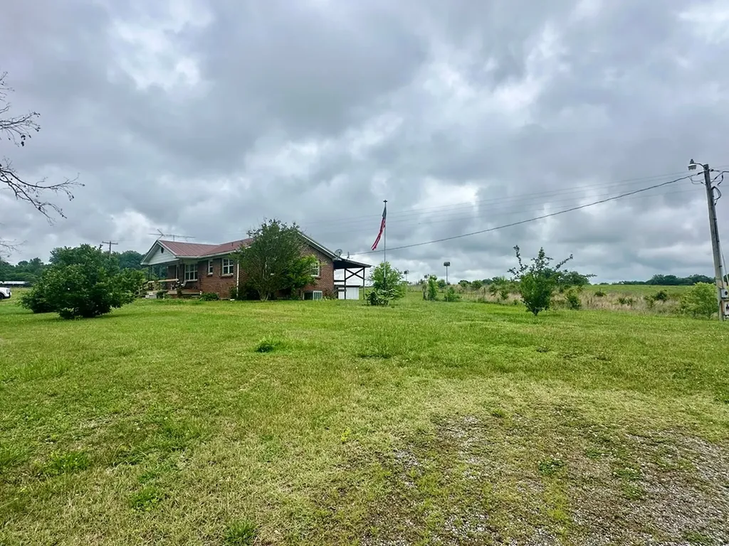 1749 Brimstone Creek Road Moss TN 38575