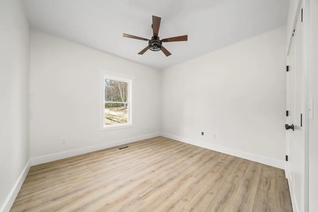 6584 Thomas Twin Oak Baxter TN 38544