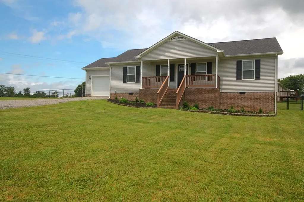 6608 Rice Road Baxter TN 38544