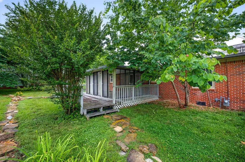 1115 Patrick Street Cookeville TN 38501