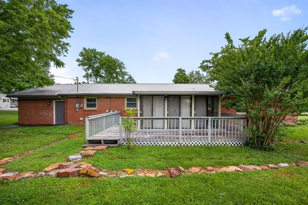 1115 Patrick Street Cookeville TN 38501