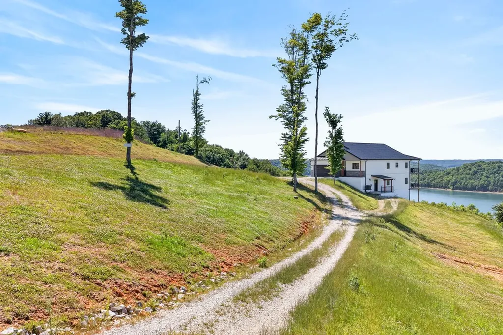 448 Taylor Road Byrdstown TN 38549