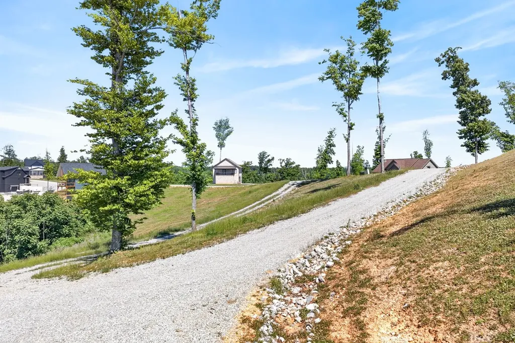 448 Taylor Road Byrdstown TN 38549
