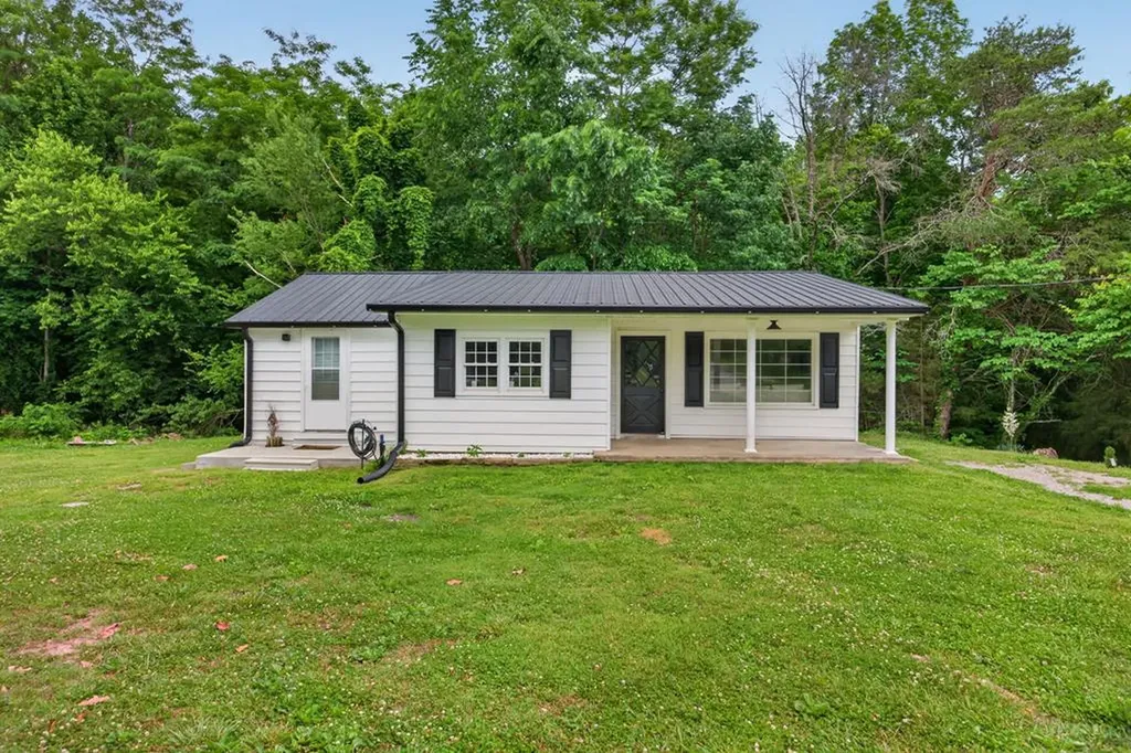 135 Doak Fletcher Allons TN 38501