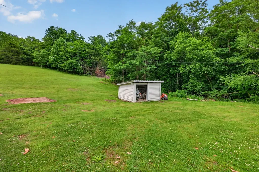 135 Doak Fletcher Allons TN 38501