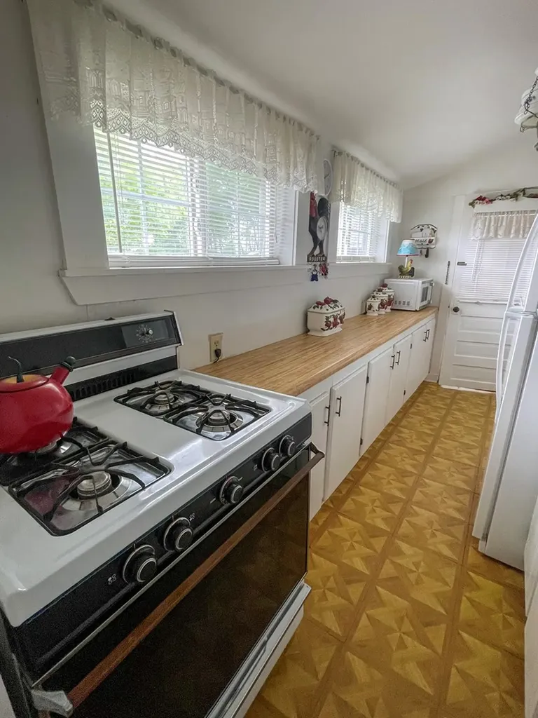 1960 Leffle Webb Road Crossville TN 38572