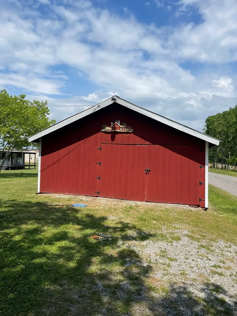 1960 Leffle Webb Road Crossville TN 38572