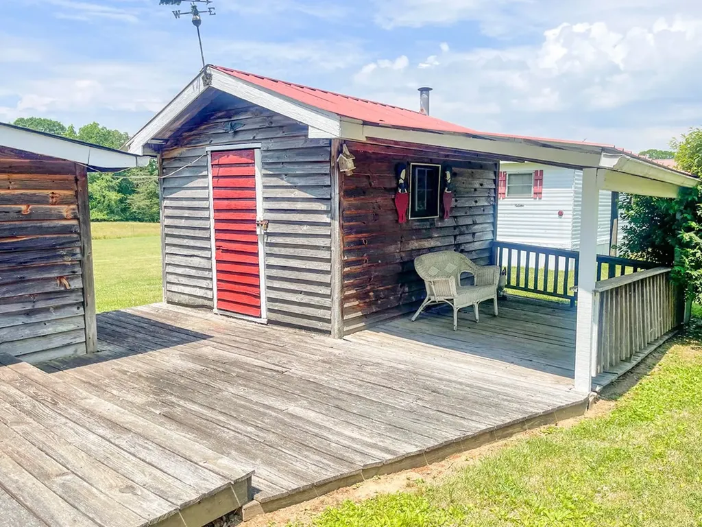 1960 Leffle Webb Road Crossville TN 38572