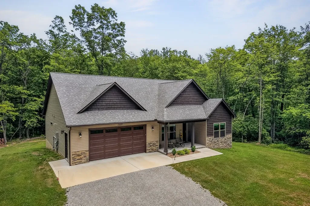 1507 E Overlook Road Monterey TN 38574