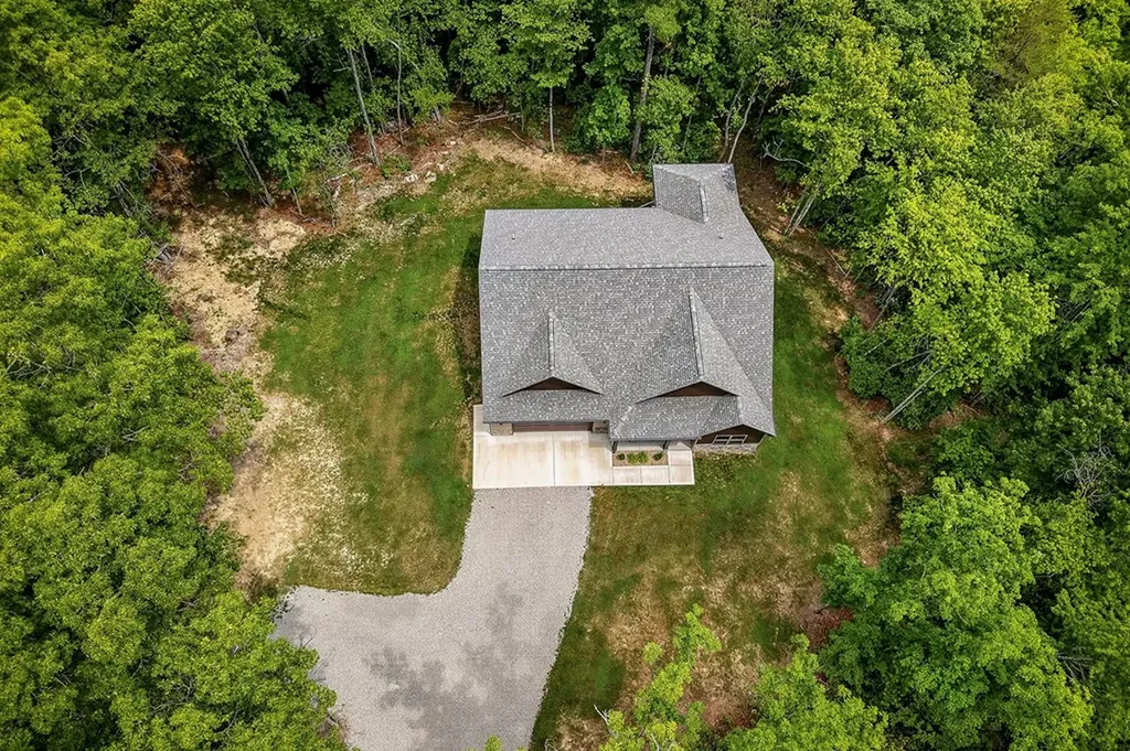 1507 E Overlook Road Monterey TN 38574