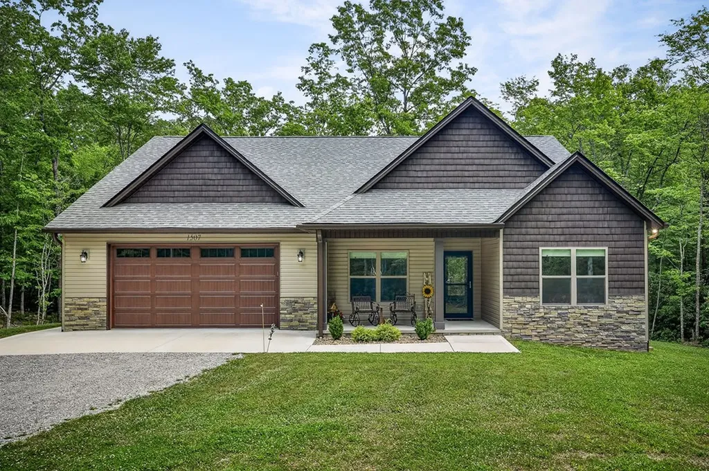1507 E Overlook Road Monterey TN 38574