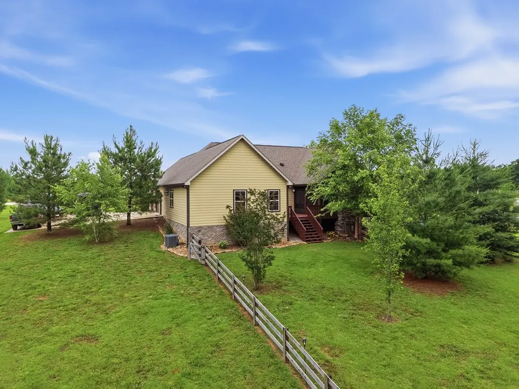 5277 Herrens Chapel Road Silver Point TN 38582