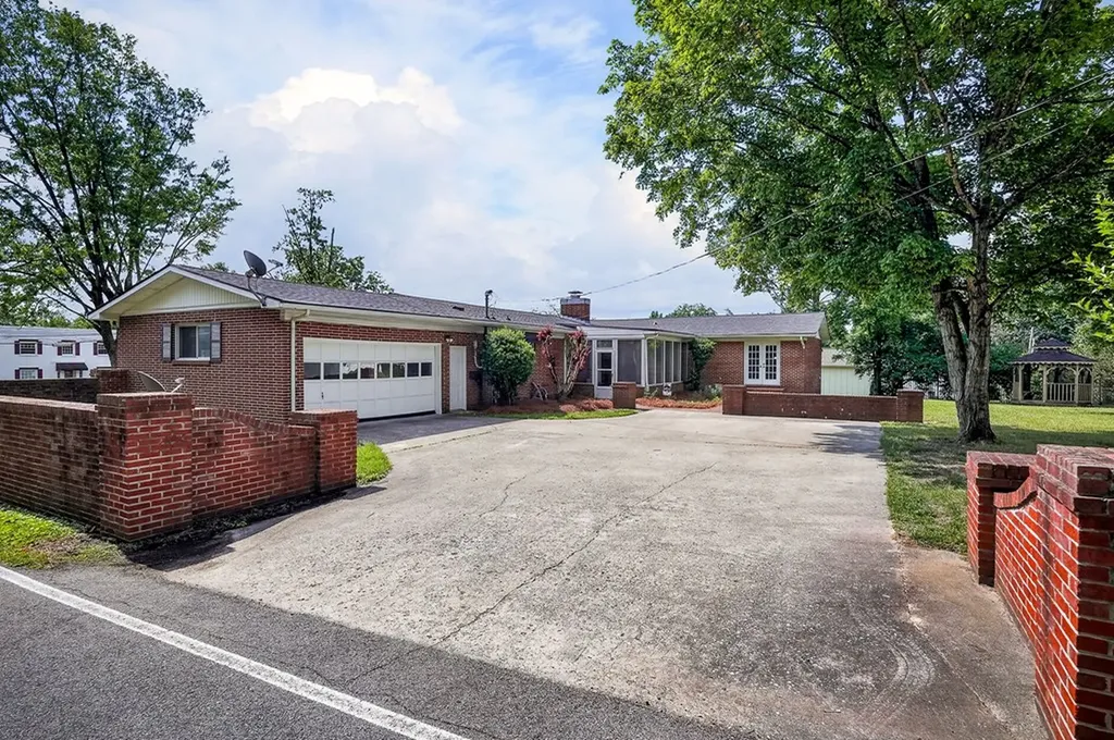 312 N Jefferson Avenue Cookeville TN 38501