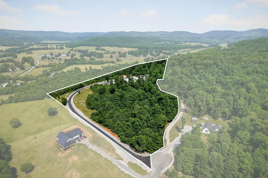 1005 Bethlehem Estates Drive Livingston TN 38570