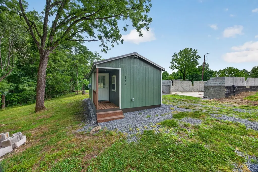 175 Harris Lane Cookeville TN 38501