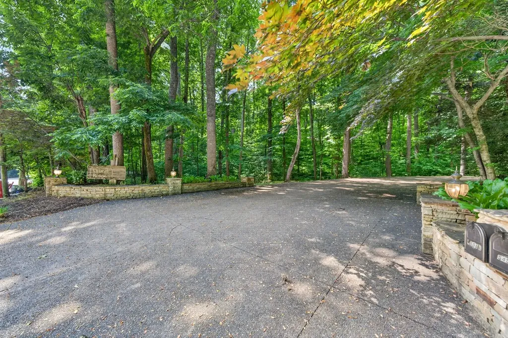 555 S Maple Cookeville TN 38501