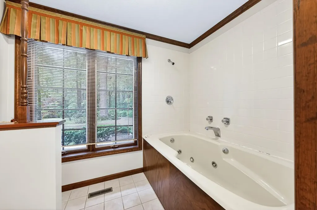 555 S Maple Cookeville TN 38501