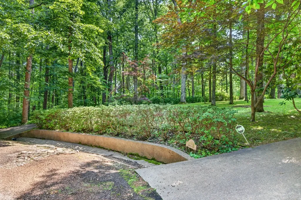 555 S Maple Cookeville TN 38501
