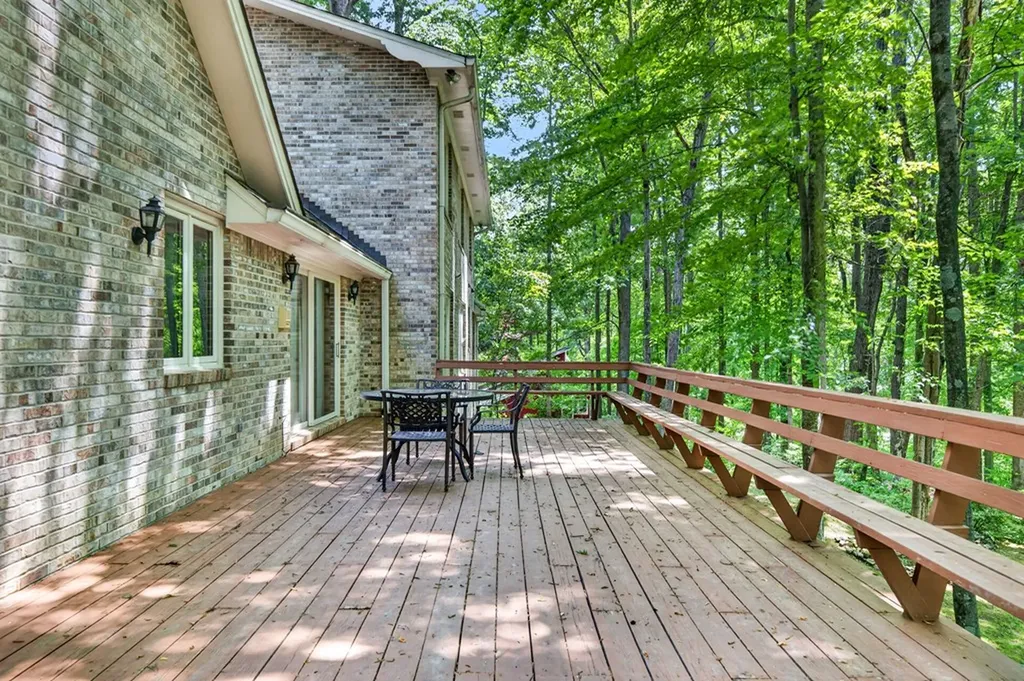 555 S Maple Cookeville TN 38501