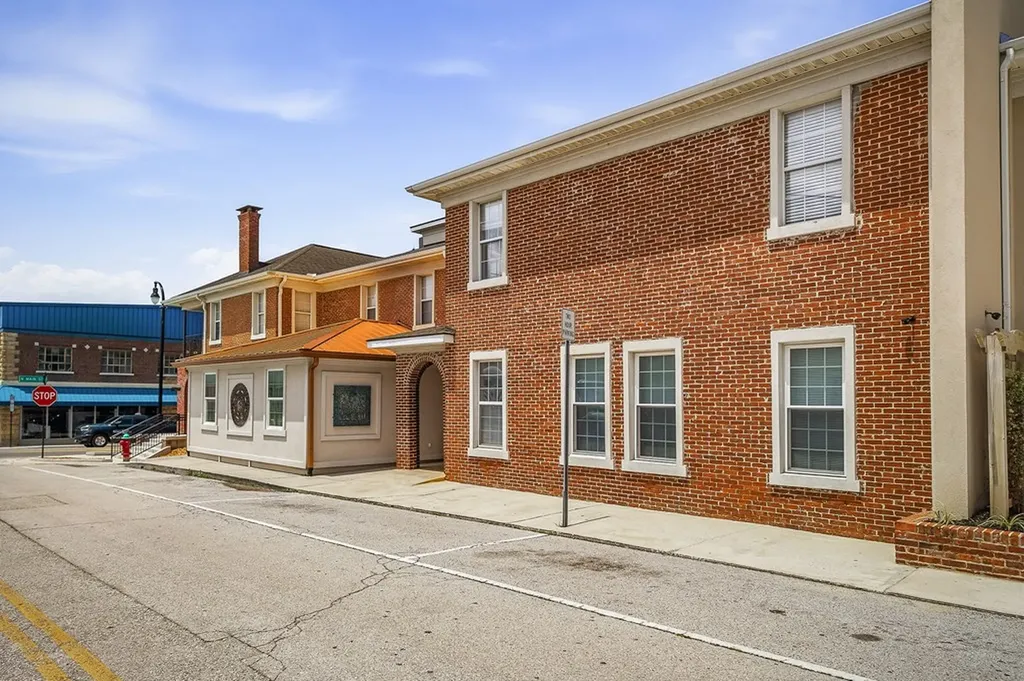 29 Taylor Avenue Crossville TN 38555