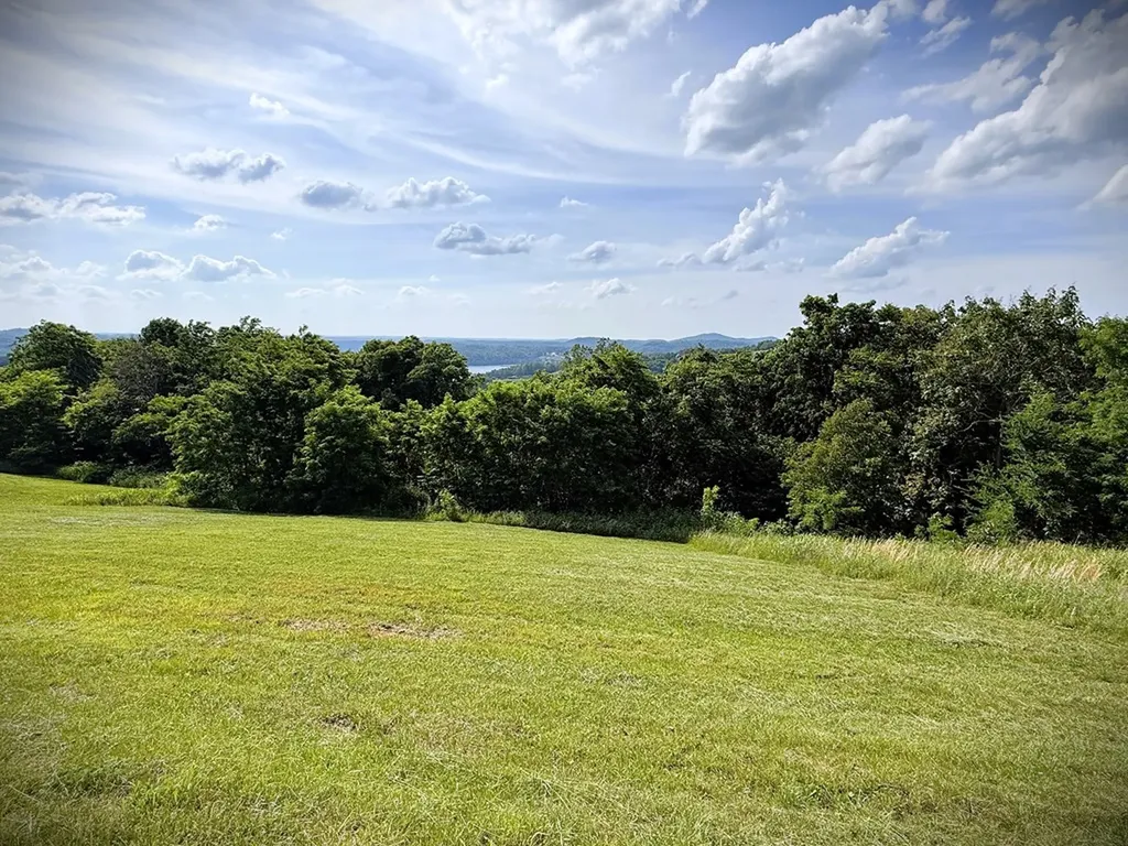 82C Mallard Road Hilham TN 38568