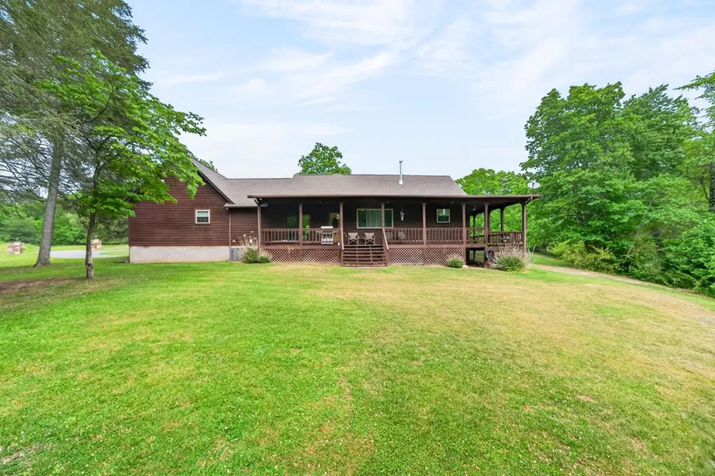25 Old Kentucky Stock Road Crossville TN 38571