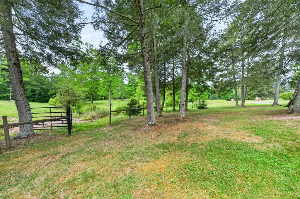 25 Old Kentucky Stock Road Crossville TN 38571